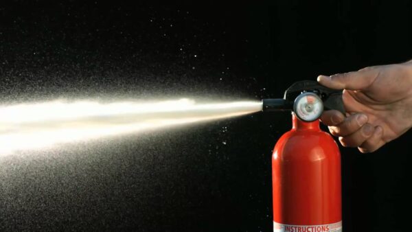Типы огнетушителей и принципы пожаротушения