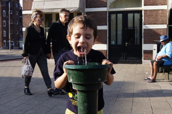 Как устроен питьевой фонтанчик?