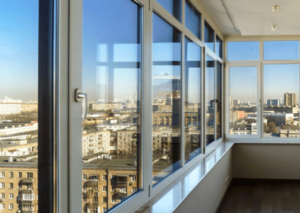 Утепление и безопасность панорамных окон: Как обеспечить комфорт и защиту в вашем доме