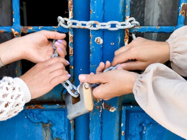 Как работают мастера по вскрытию дверей