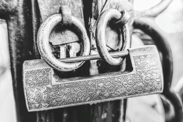 Как работают мастера по вскрытию дверей